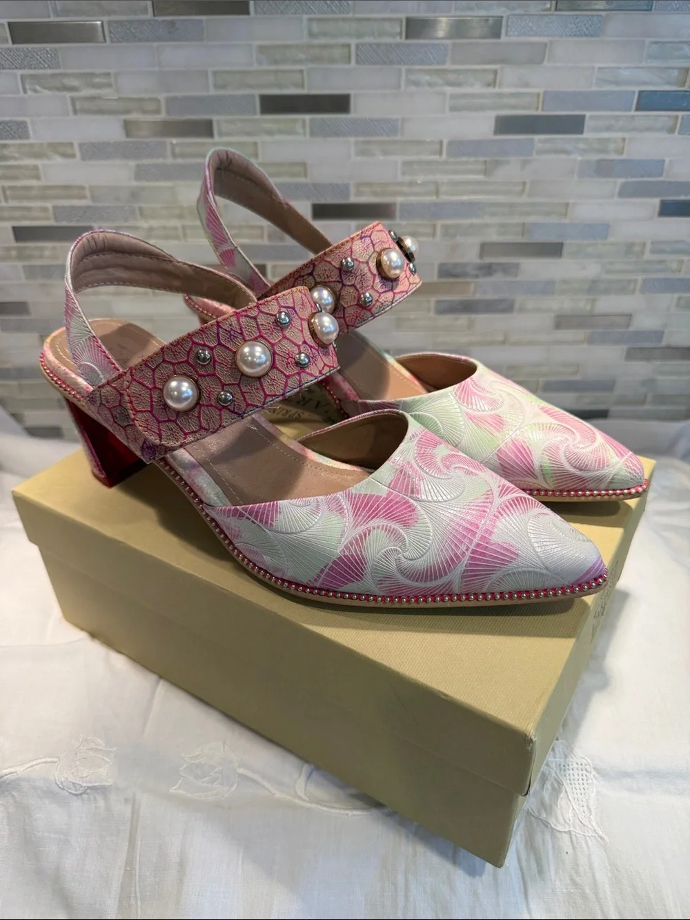 L'ATISTE Pastel Pink & Mint Pearl-Embellished Pointed Slingback Heels - Picture 2 of 6